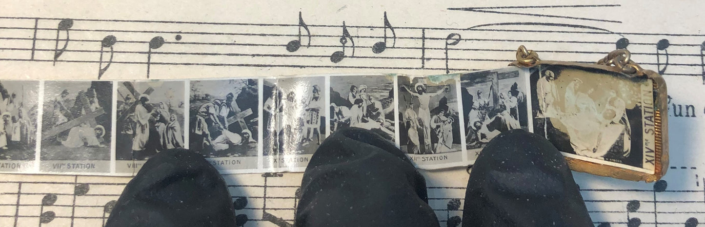 Antique French Souvenir Photos Pendant / Purse Jesus Sacred Heart c.1910