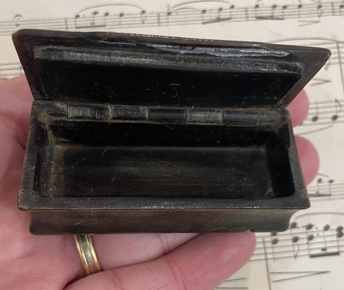 Antique French Carved Horn Snuff Box Inlaid Sterling Silver Flowers c1880