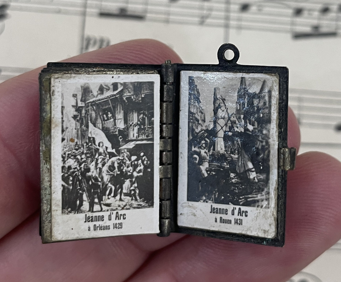 Antique French Souvenir Photos Pendant / Book Joan of Arc c1910