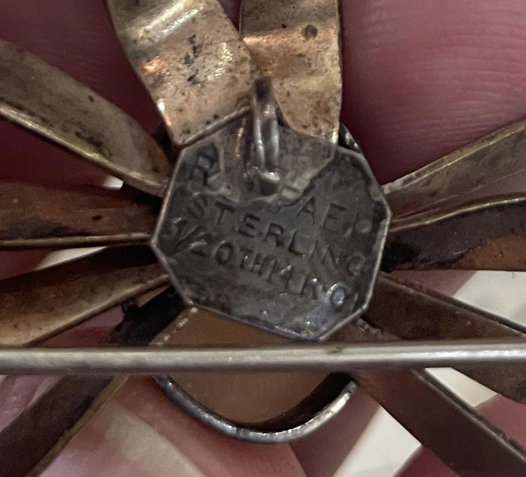 Antique English Shell Cameo Woman Sterling Silver Gold-filled Brooch c1920