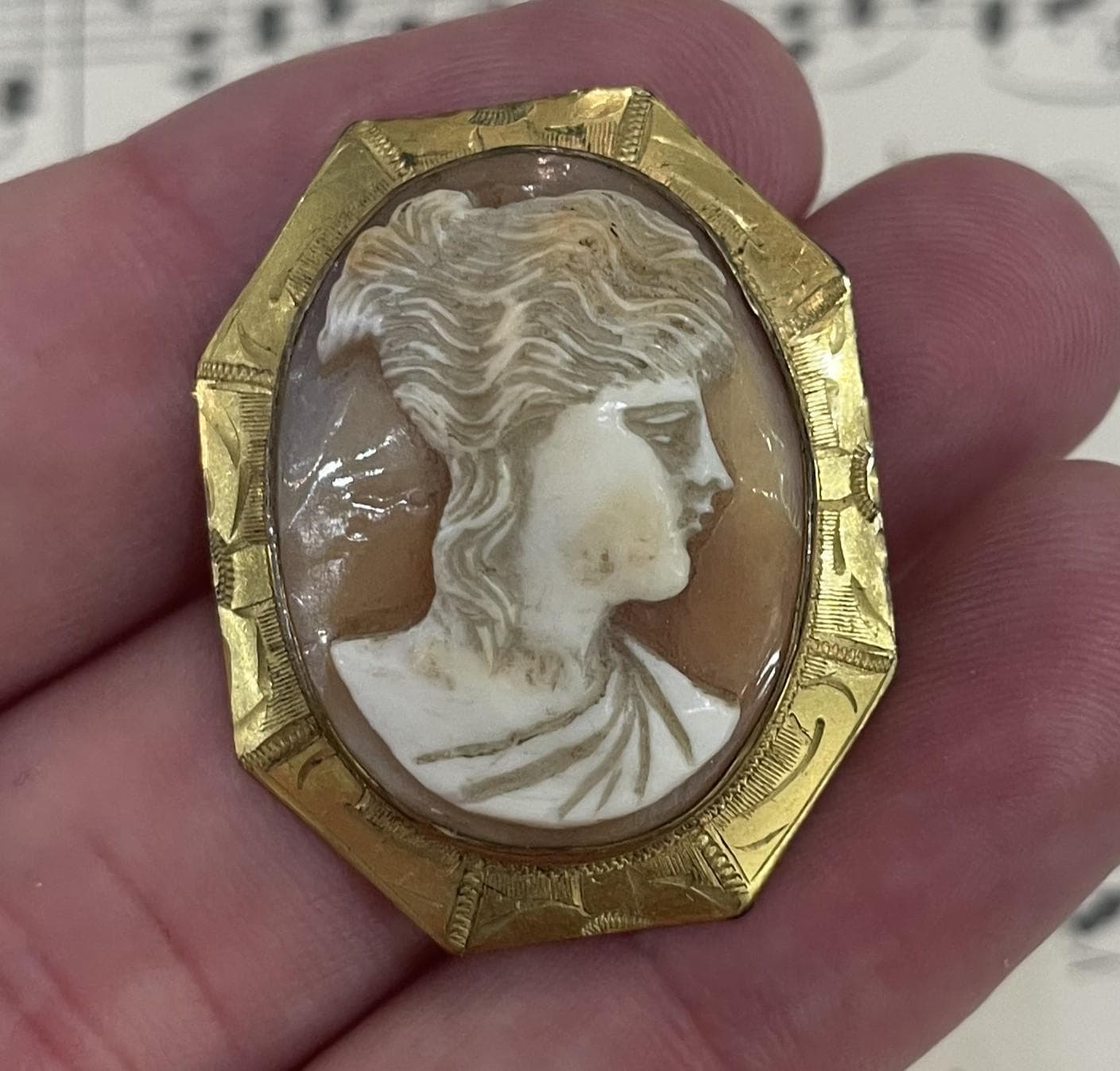 Antique Italian Carved Shell Cameo Roman Woman c1880