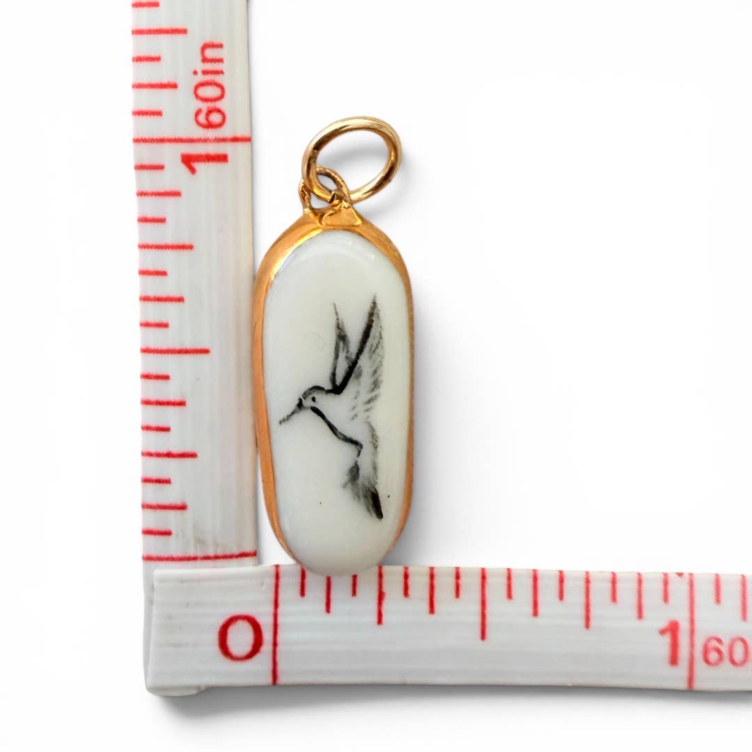 B&W Hummingbird Charm: Black & White / Bar