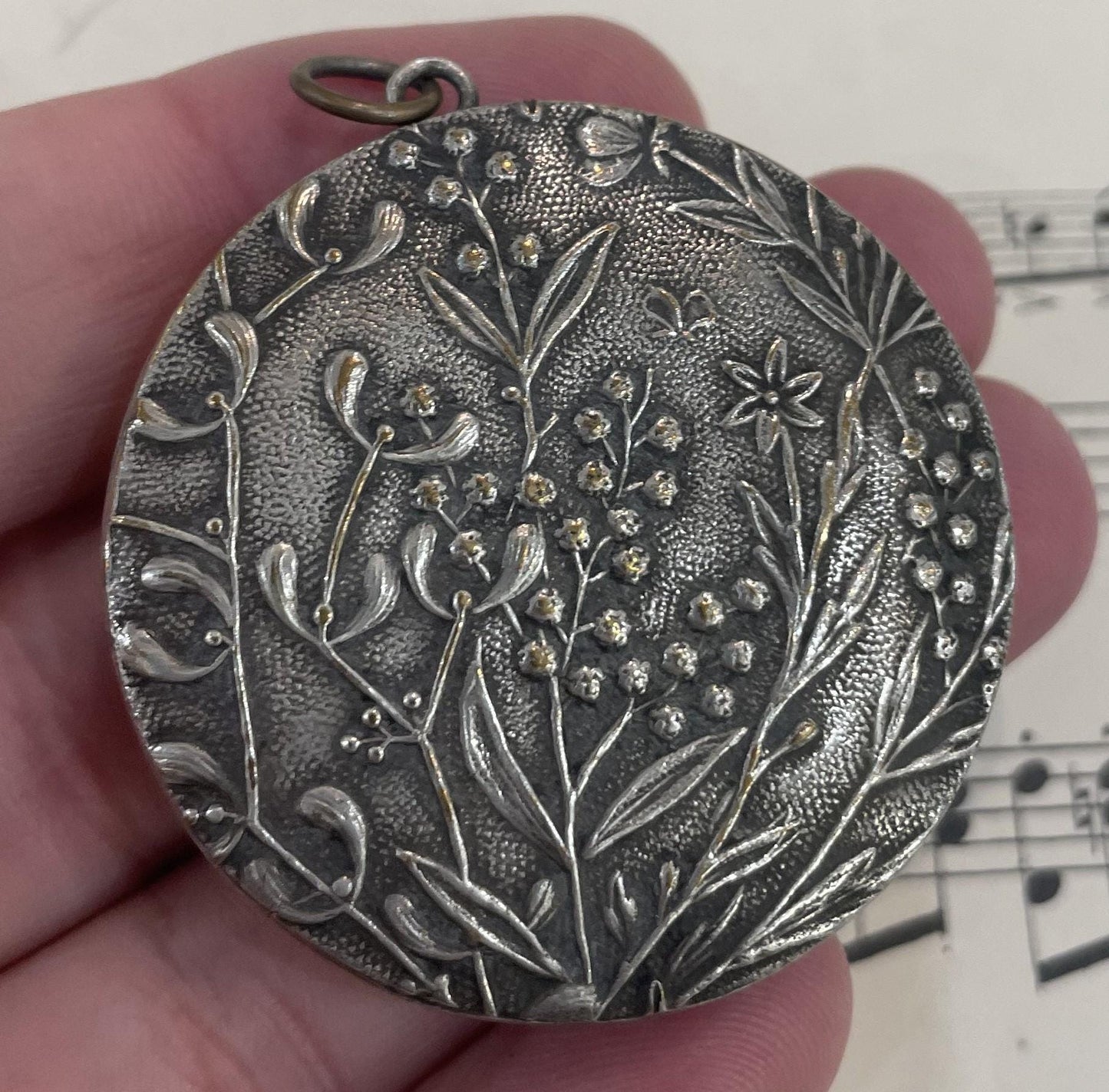 Antique French Art Nouveau Silver Plated Pill Box Compact Rouge Flowers Mistletoe c1900