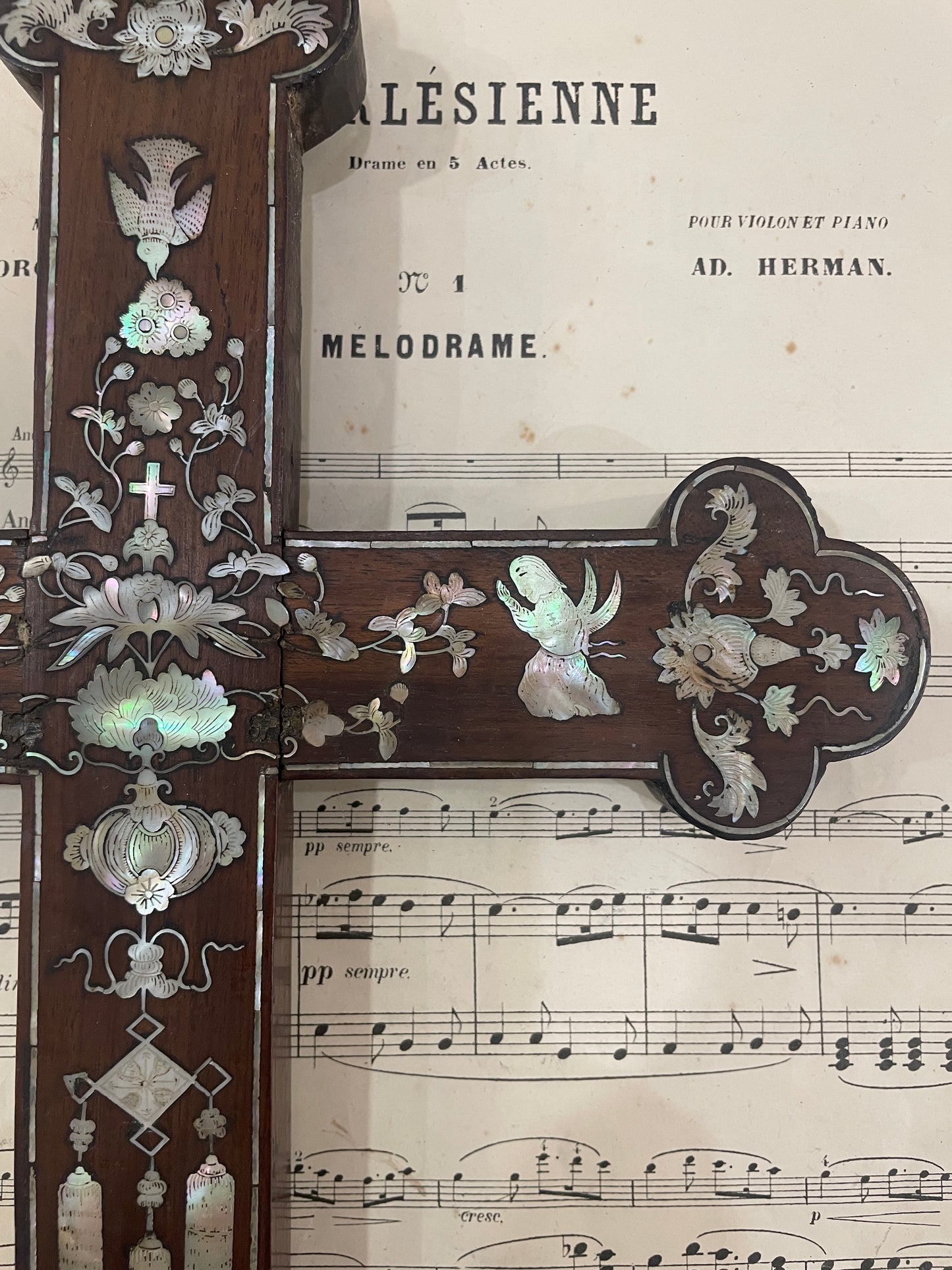 RARE Large Antique French Mother of Pearl Inlay Cross Sacred Heart Angels c1880