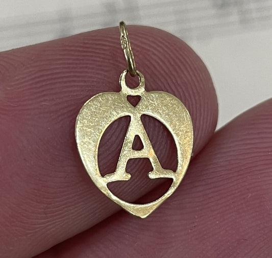 Small Antique French 18k Yellow Gold Heart Pendant c1920