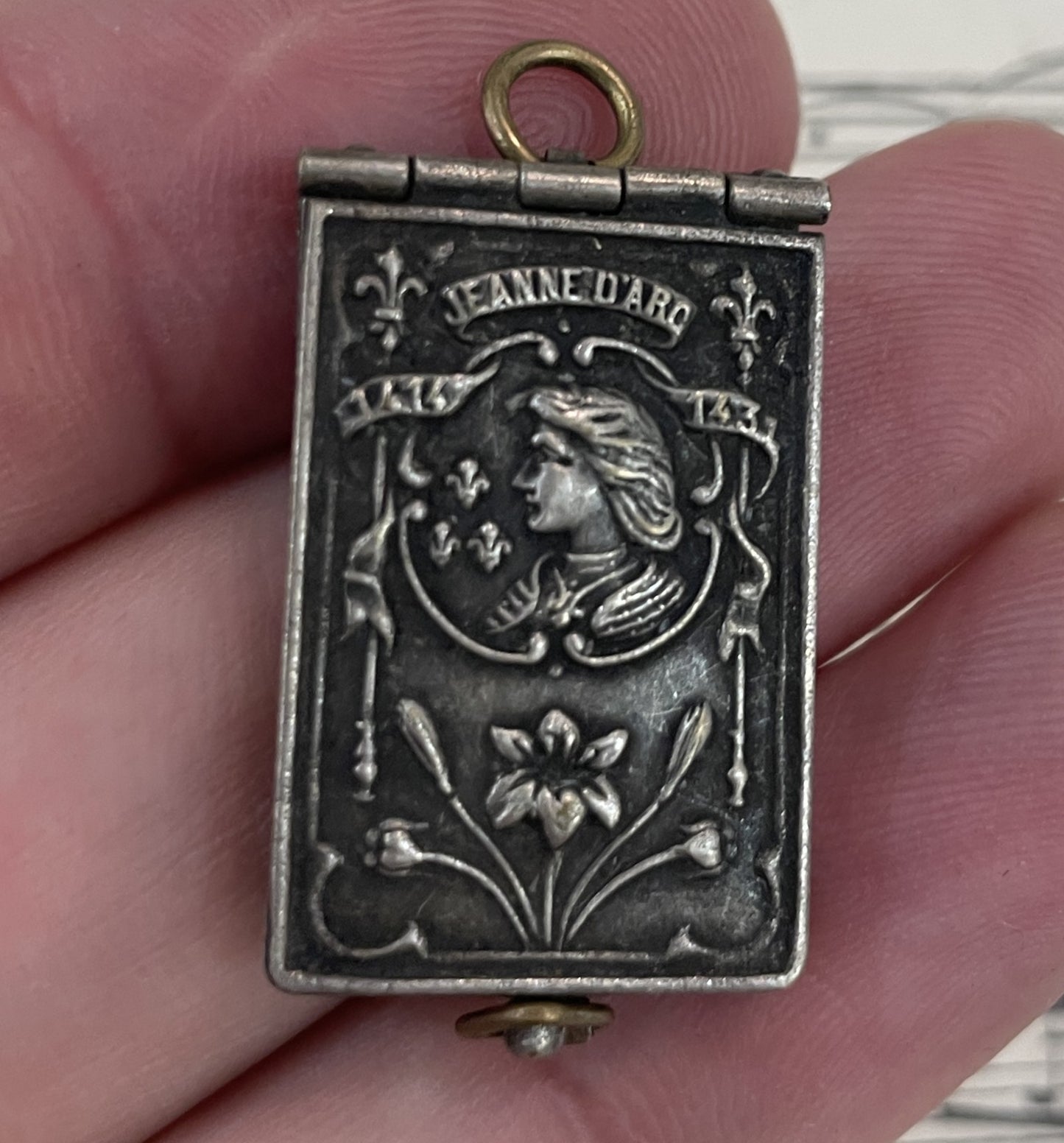 Rare Antique French Souvenir Photos Pendant / Book Joan of Arc c1910