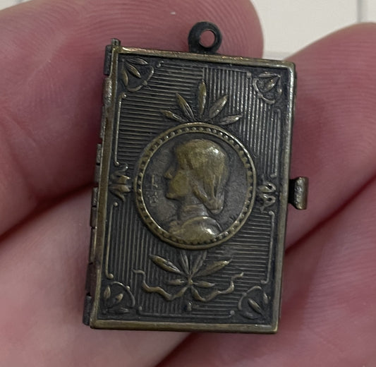 Antique French Souvenir Photos Pendant / Book Joan of Arc c1910