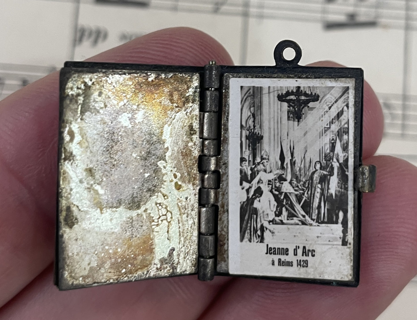 Antique French Souvenir Photos Pendant / Book Joan of Arc c1910
