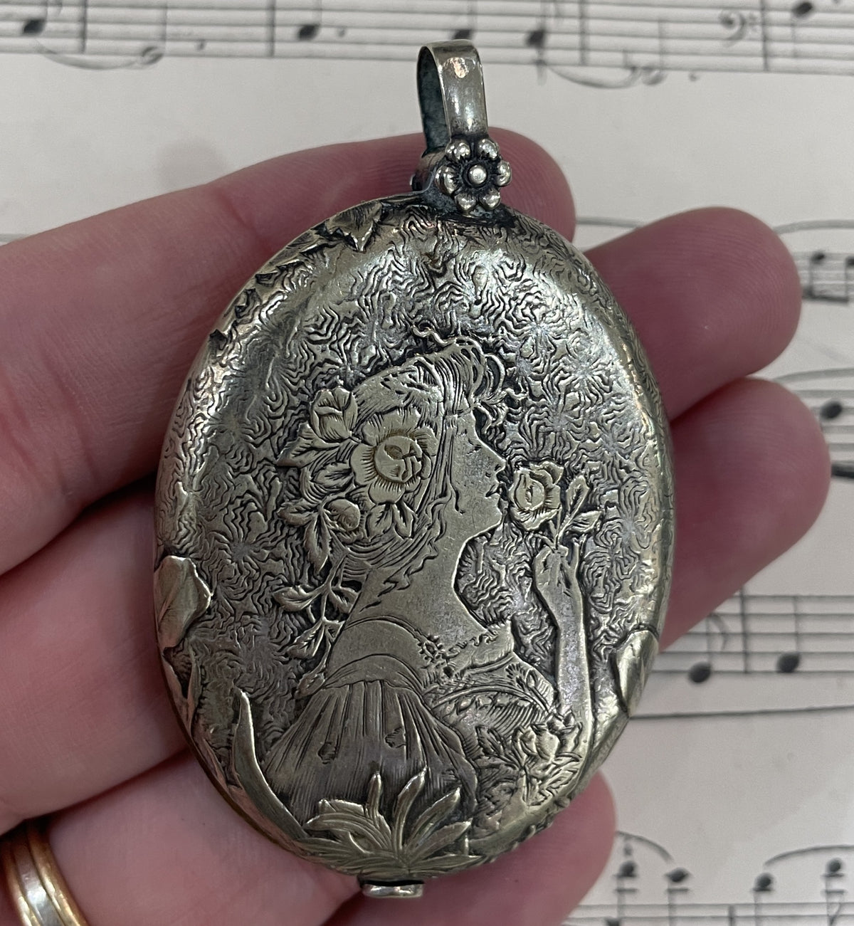 Rare Antique Art Nouveau French Sliding Mirror Pendant Woman Roses c1900