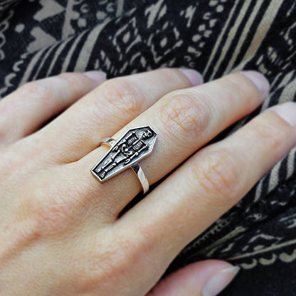 Sterling Silver Skeleton Coffin Ring: 8