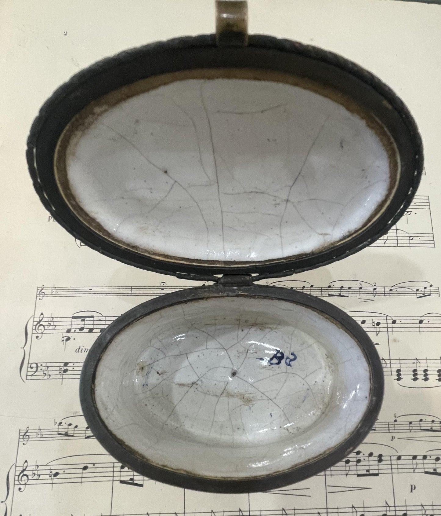 RARE Antique French Joan of Arc in Chinon Porcelain Jewelry Box c1760